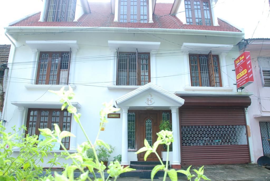 Leelu Homestay Kochi Exterior photo